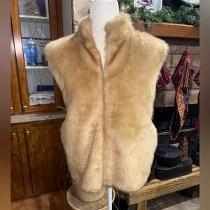 KIKIT STUDIO SIZE X-LARGE NEUTRAL FAUX FUR VEST WITH RIBBED SWEATER BACK. CUTE